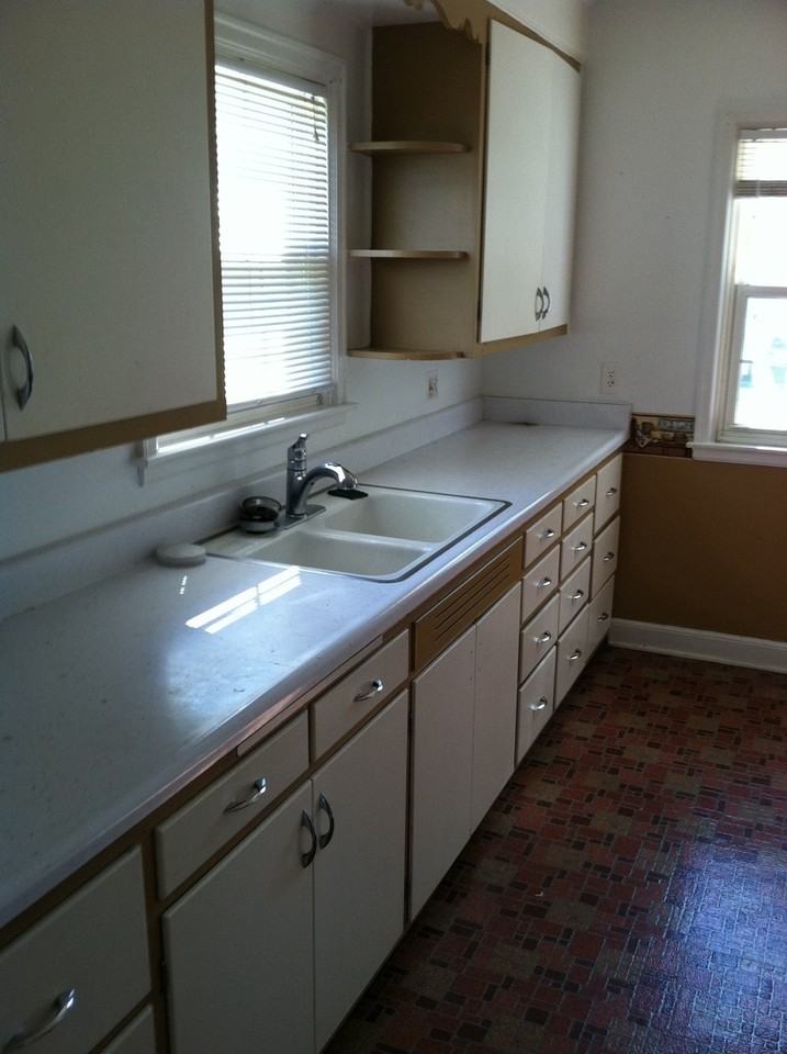 909 N 3rd Ave - Photo 4 of 10