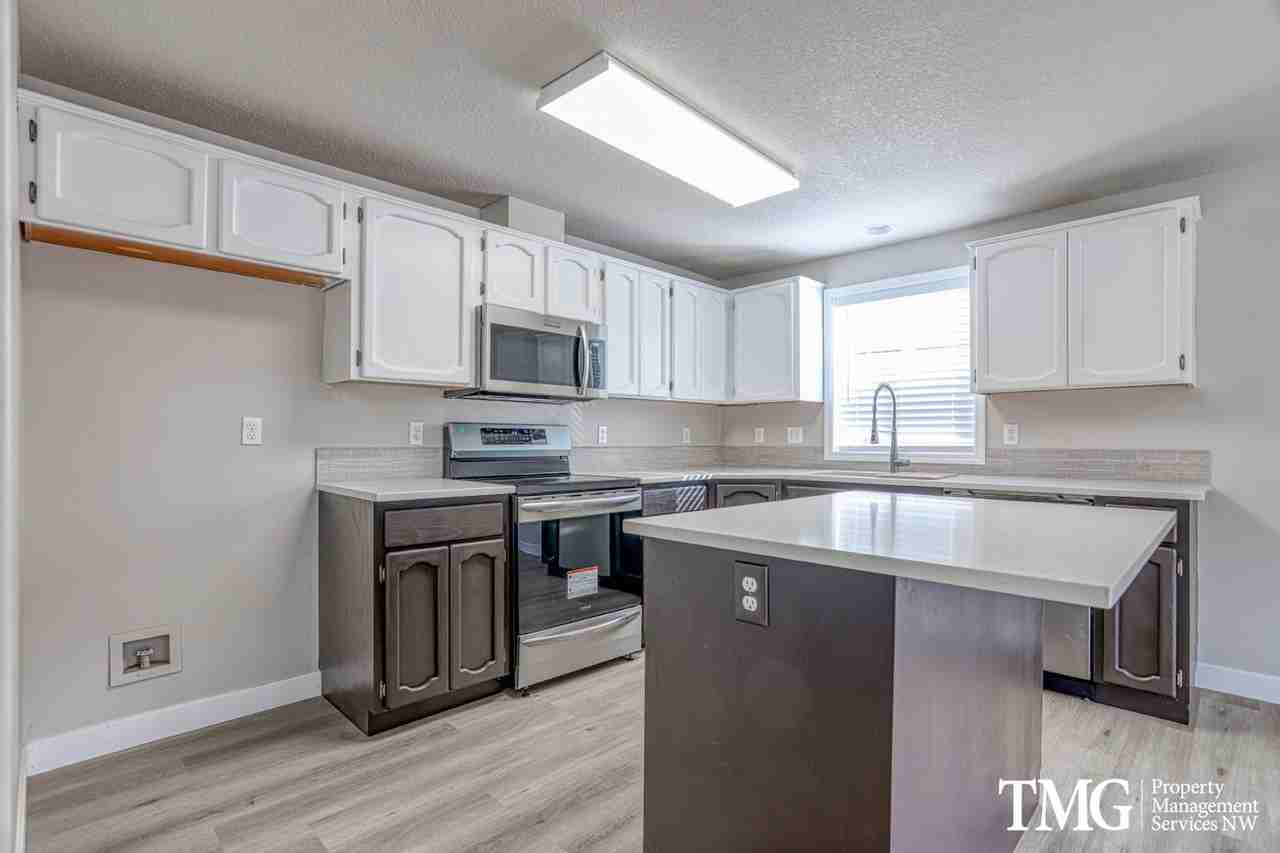 3012 Ne 166th Pl - Photo 7 of 34