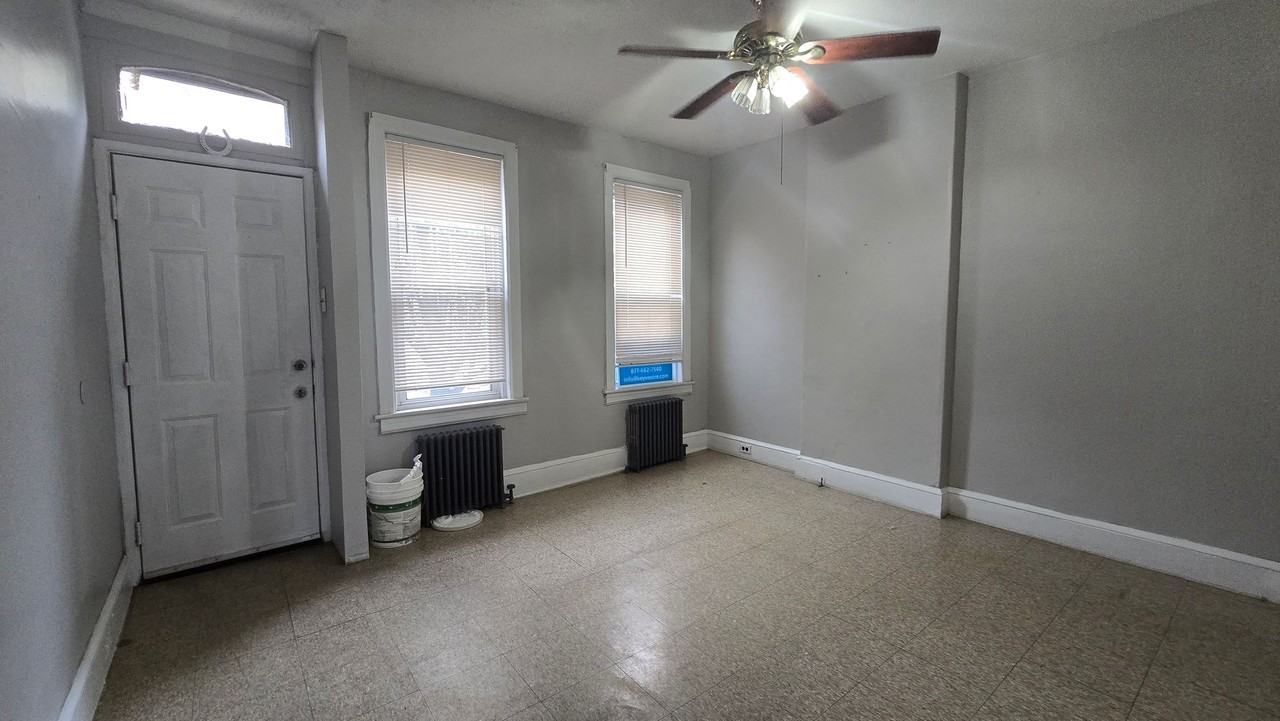 427 Royden Street - Photo 2 of 12