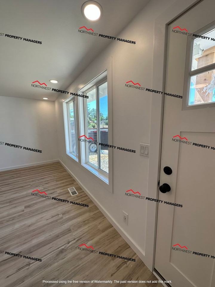 530 4th Ave Nw - Photo 2 of 19