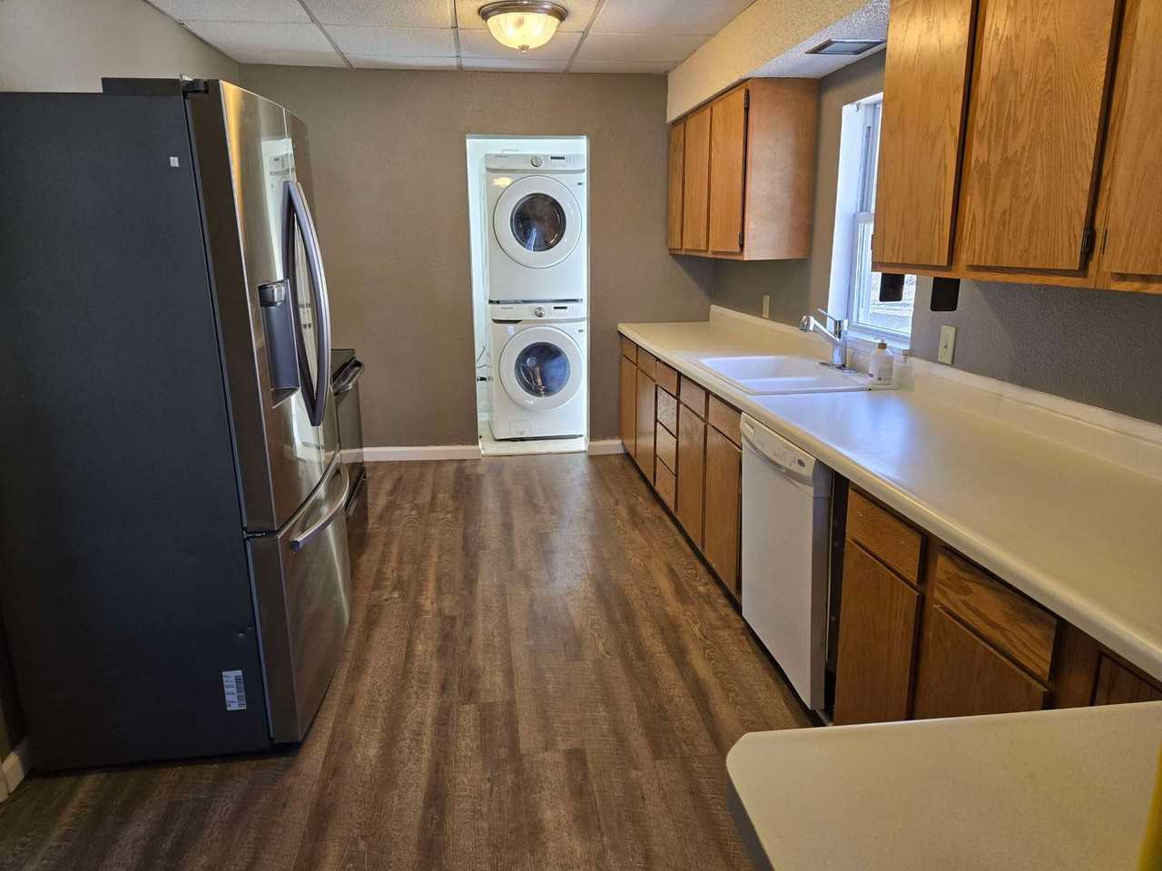 1211 Garfield Ave - Photo 6 of 19