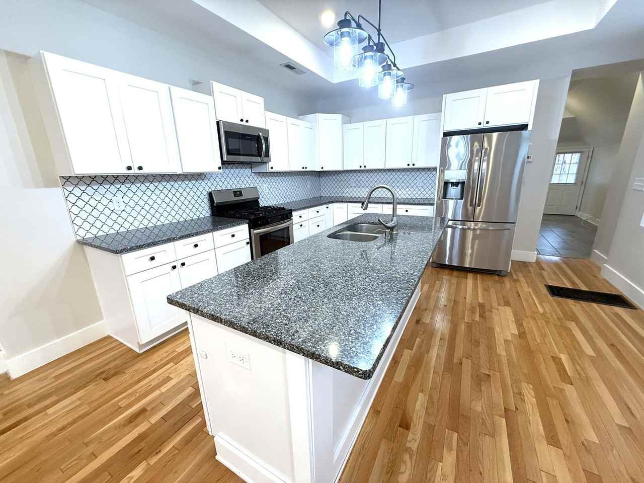 1435 Mellwood Ave - Photo 6 of 22