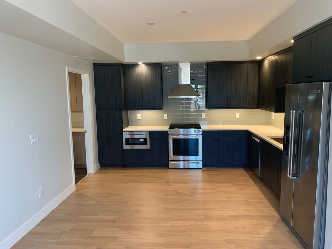 2718 Pine Street - Photo 2 of 23