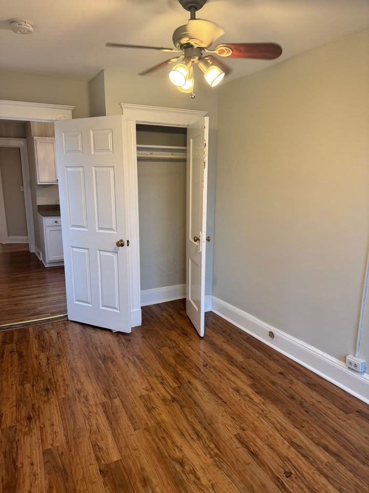 229 Hanover Street - Photo 6 of 10