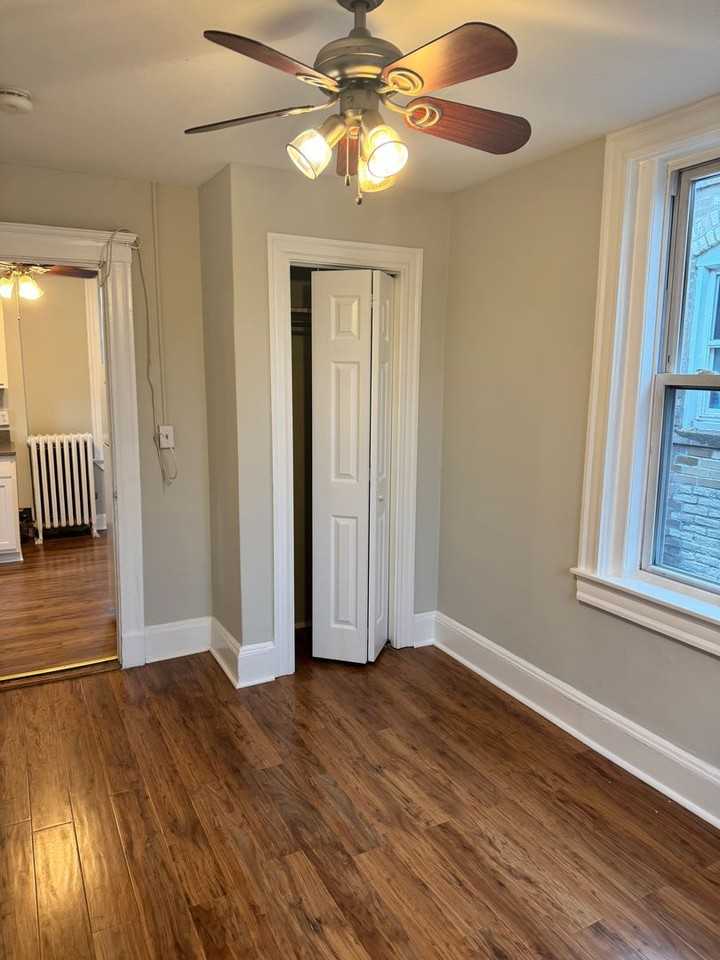 229 Hanover Street - Photo 7 of 10