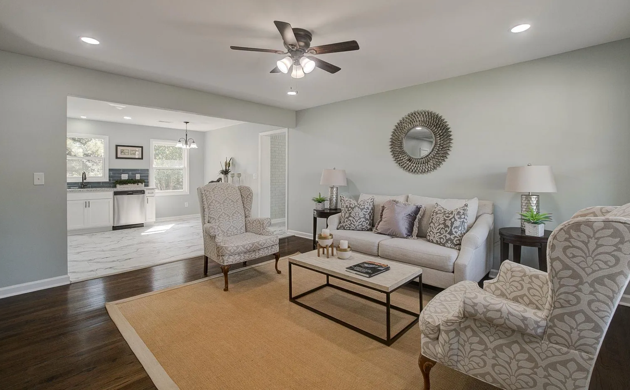 610 Conway Circle - Photo 5 of 32