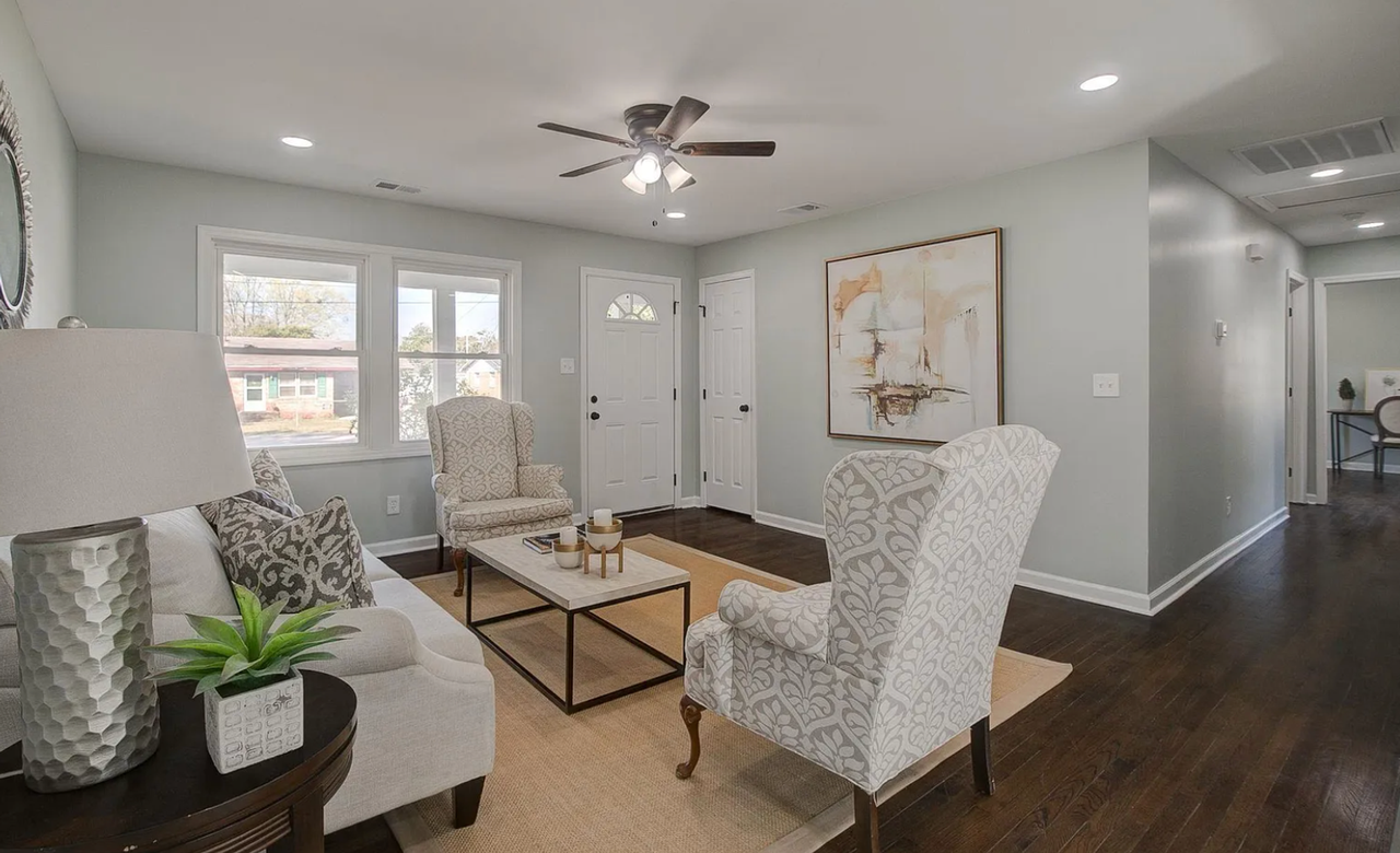 610 Conway Circle - Photo 7 of 32