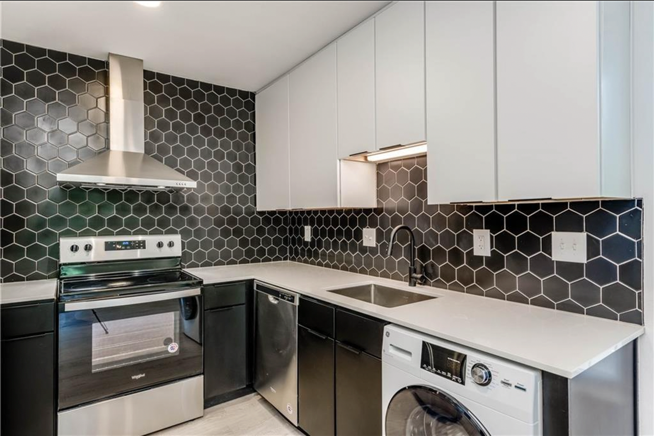 Cliff House - Photo 5 of 50