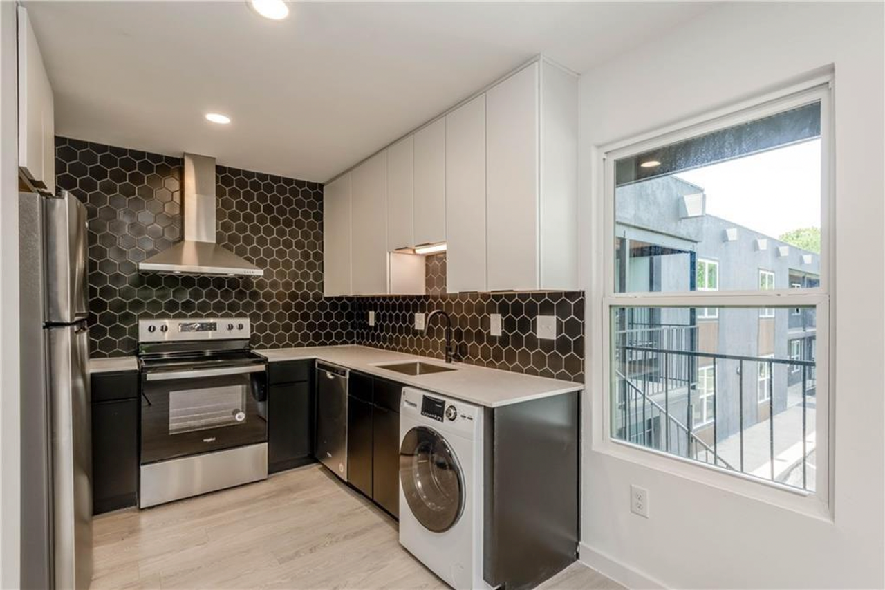 Cliff House - Photo 6 of 50