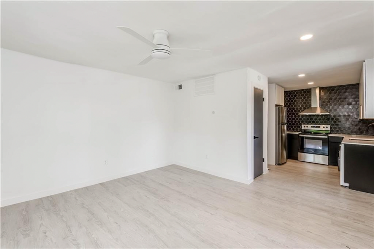 Cliff House - Photo 7 of 50