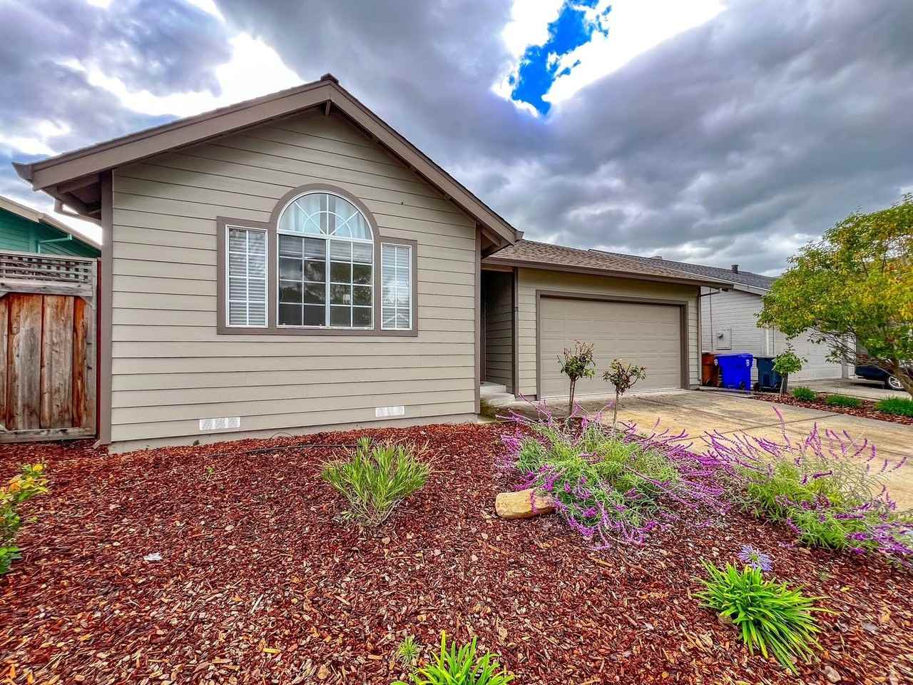 37 Sage Way - Photo 2 of 32