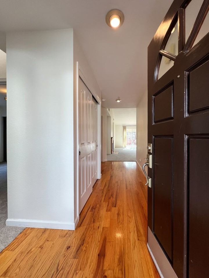 37 Sage Way - Photo 3 of 32