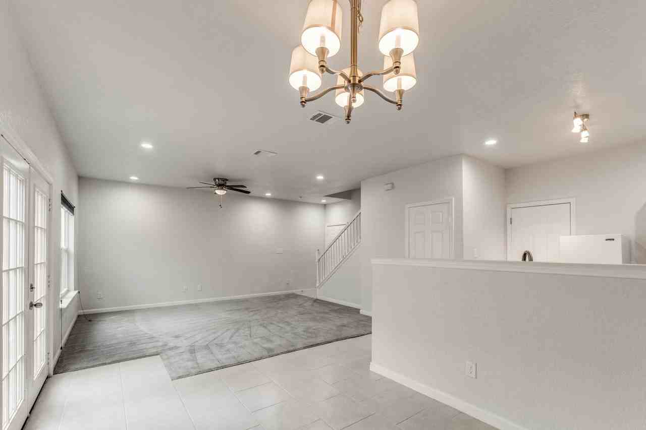 19 Oak Plz - Photo 6 of 25