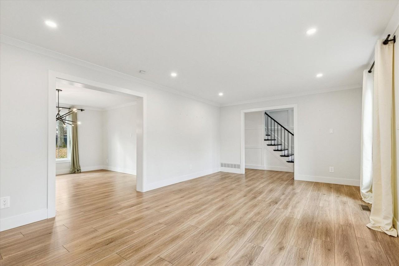 227 Autumn Drive - Photo 6 of 39