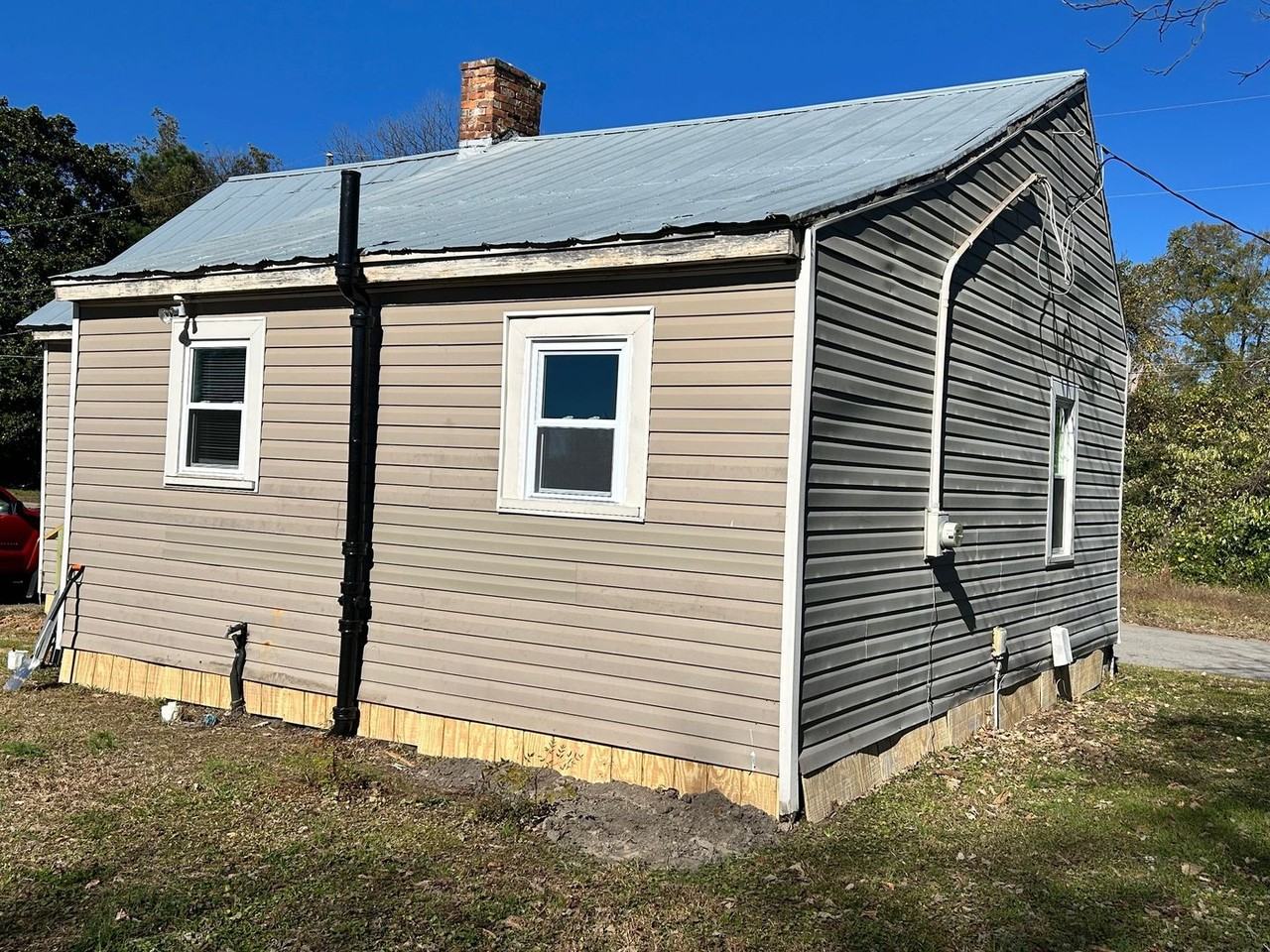 422 Adam St - Photo 2 of 12