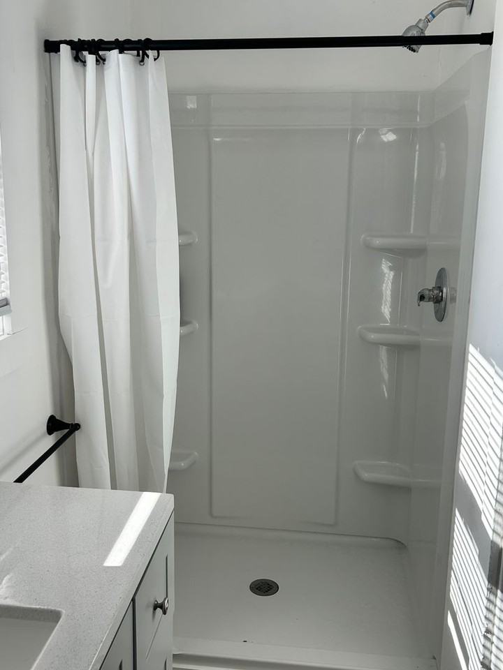 422 Adam St - Photo 3 of 12