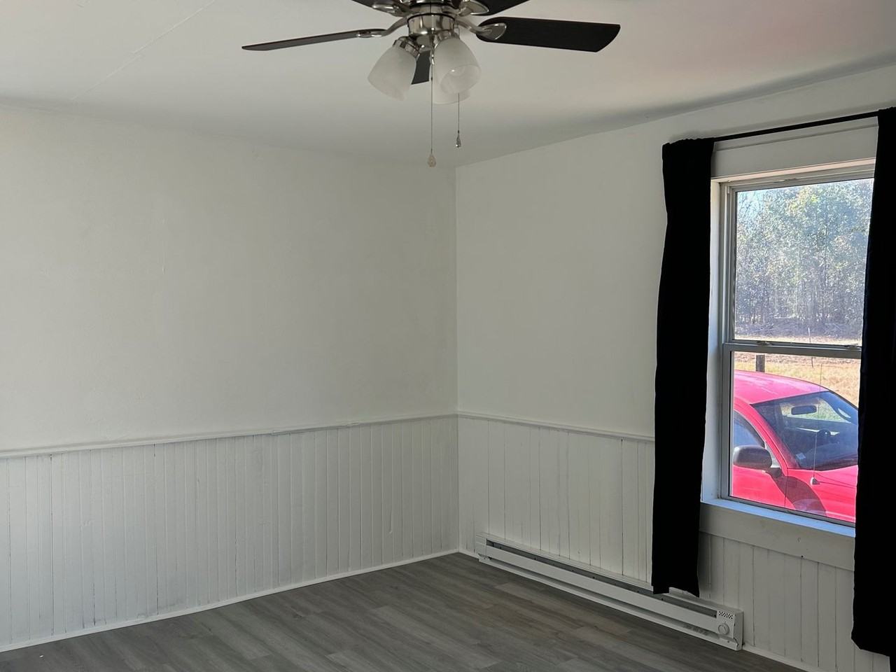 422 Adam St - Photo 4 of 12