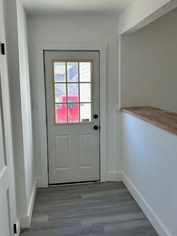 422 Adam St - Photo 6 of 12