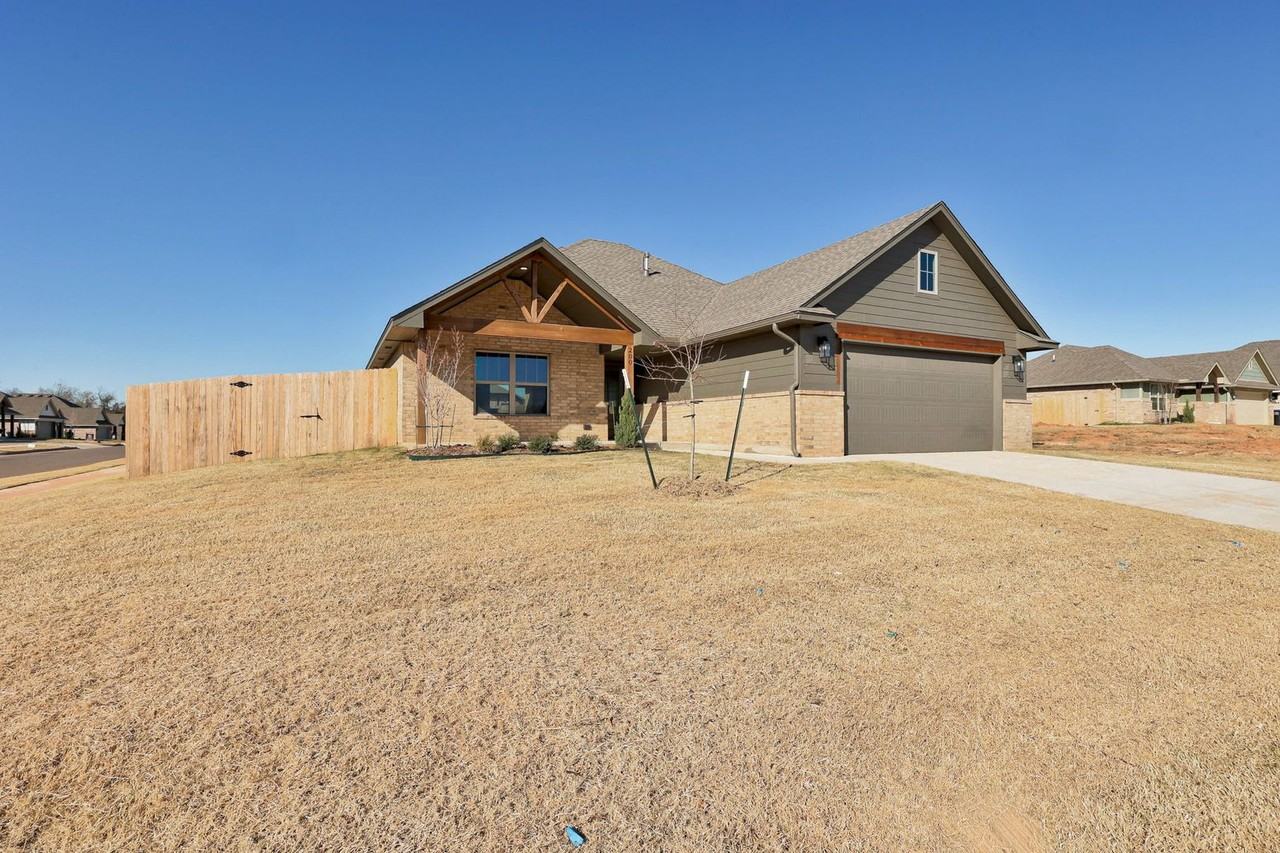200 Camellia Circle - Photo 2 of 41