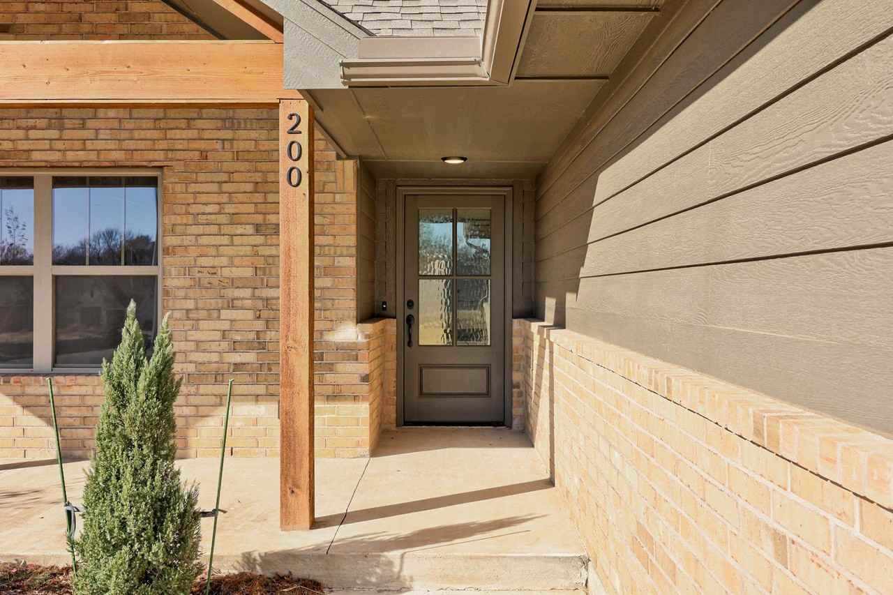 200 Camellia Circle - Photo 3 of 41