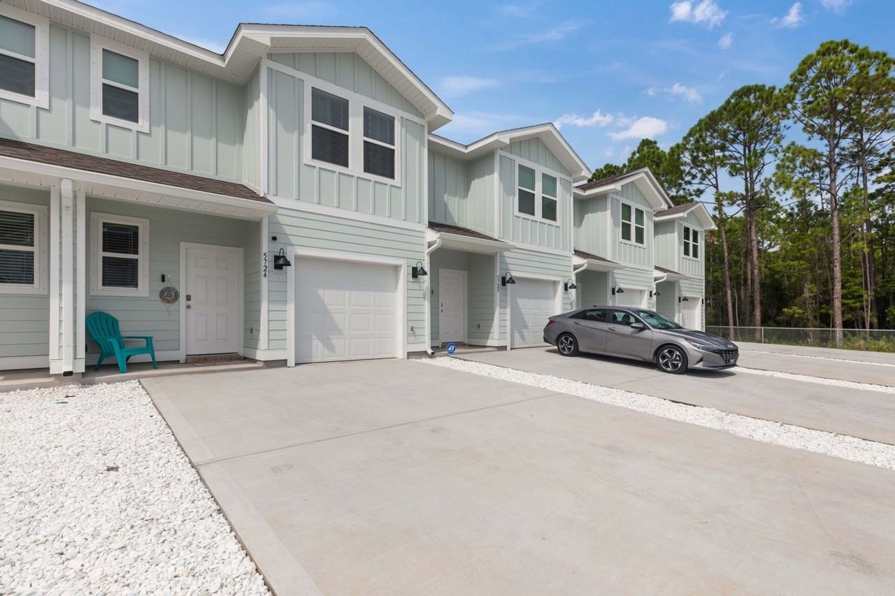 5724 Sandy Walk St - Photo 3 of 37