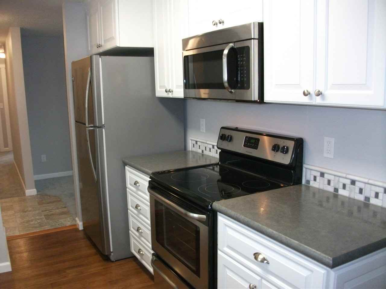 5706 Ne 77th St - Photo 4 of 17