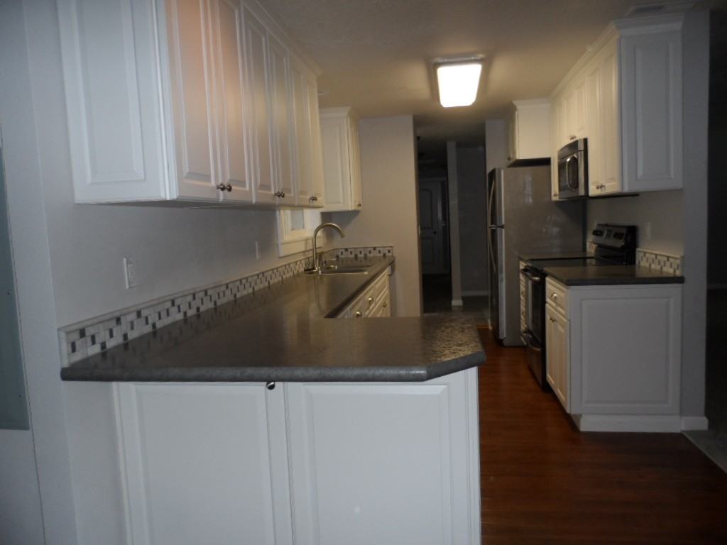 5706 Ne 77th St - Photo 5 of 17