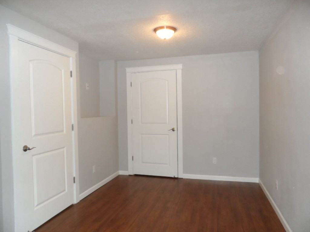 5706 Ne 77th St - Photo 7 of 17