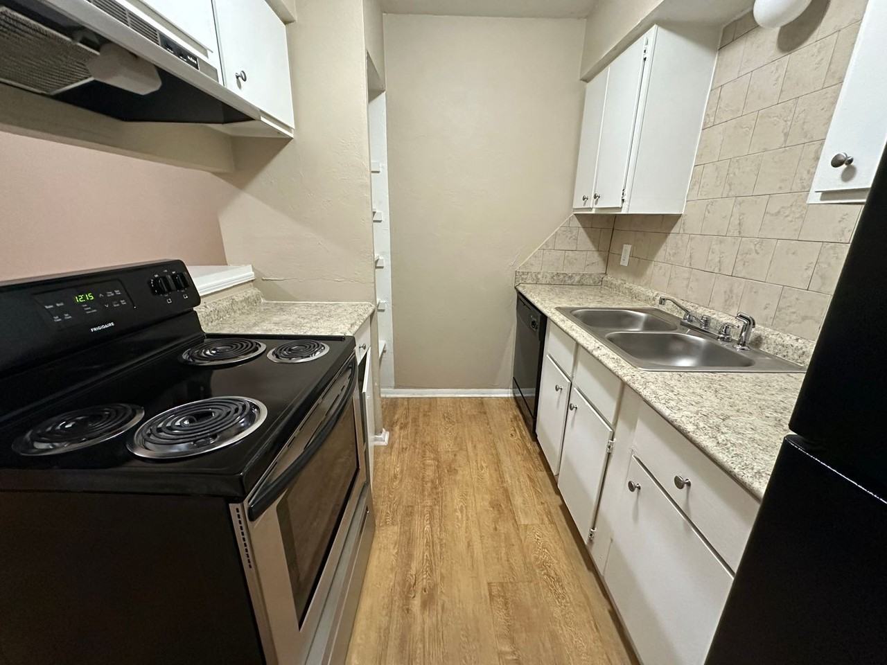 6016 Northwest Expressway #B - Photo 7 of 18