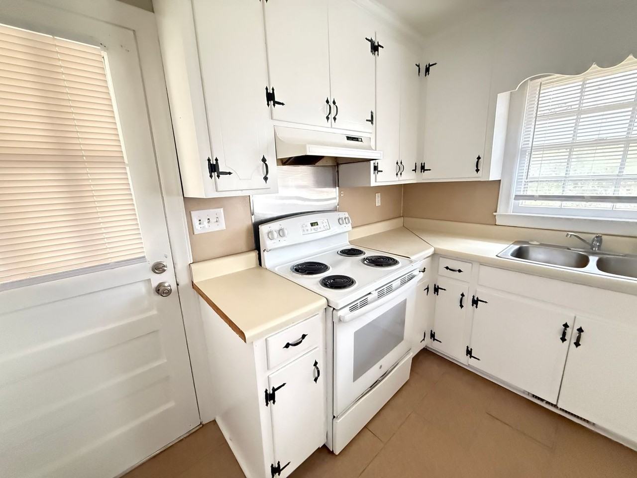 1131 Compass Creek Drive - Photo 5 of 21