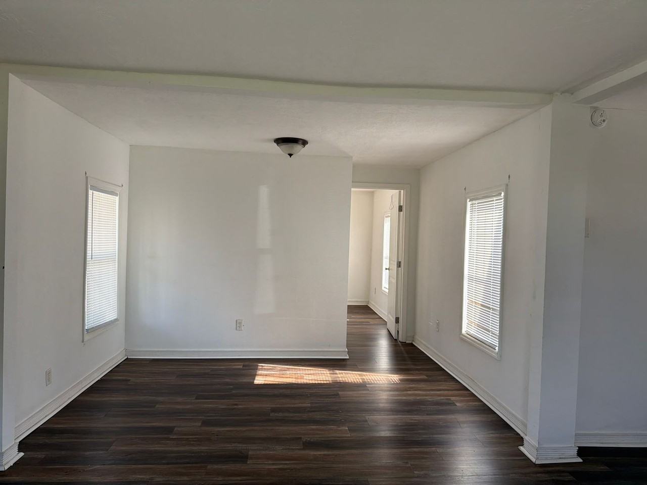 2528 Dewey Street - Photo 5 of 8