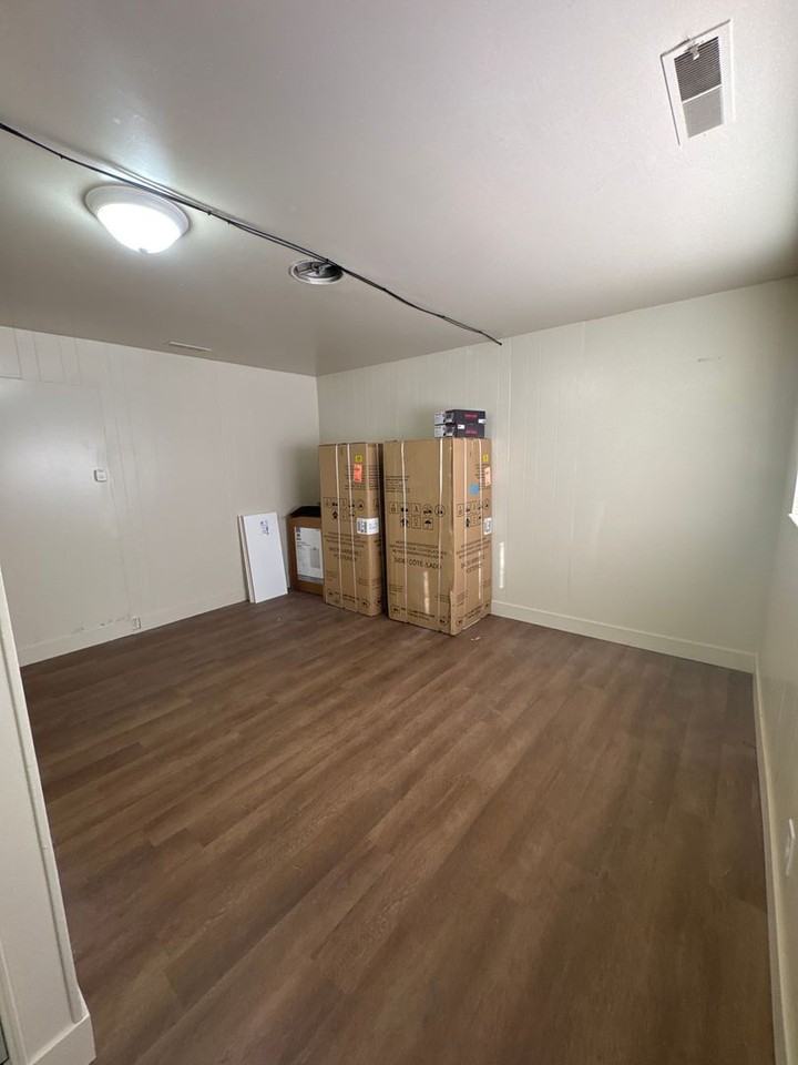 8 Roosevelt Circle - Photo 3 of 6