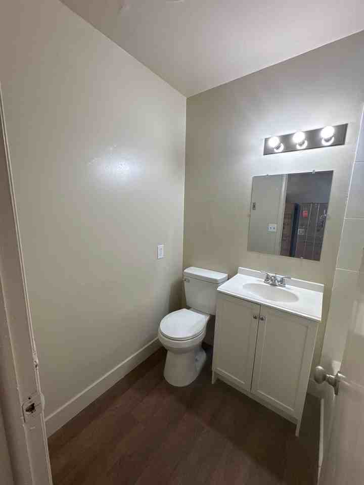 8 Roosevelt Circle - Photo 4 of 6