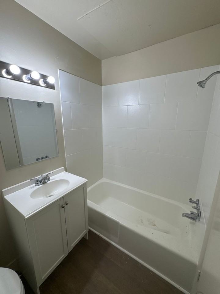 8 Roosevelt Circle - Photo 5 of 6