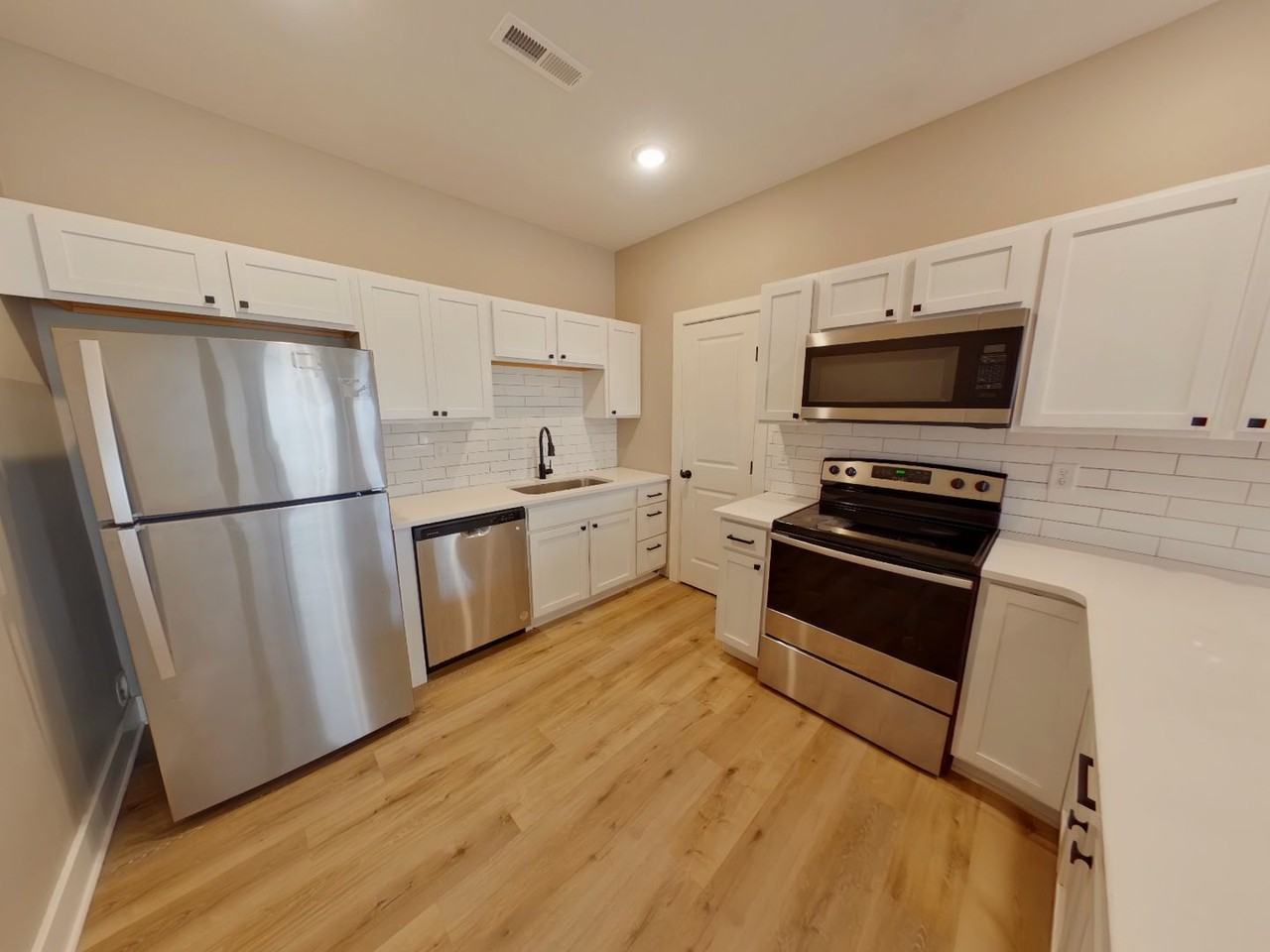 6814 W White Pine St - Photo 6 of 18