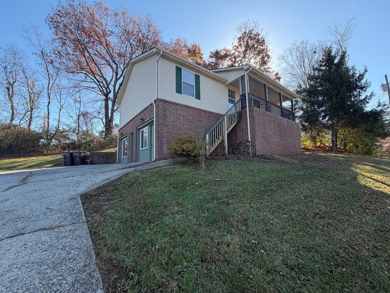 4051 -4063 Wynn St (Tri-plex) - Photo 2 of 8