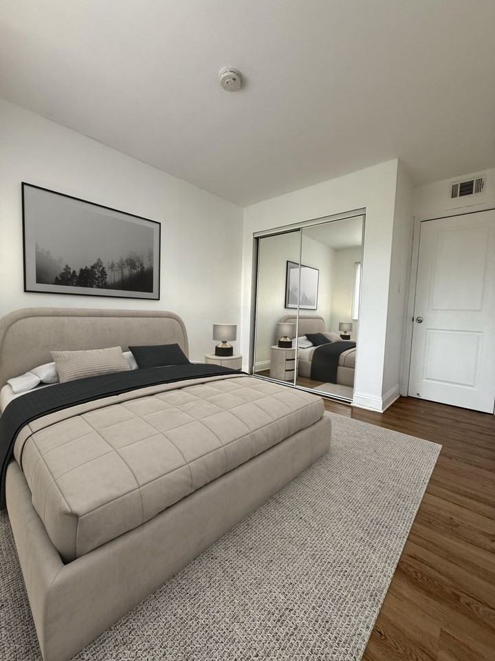 7328 Franklin Blvd - Photo 2 of 5