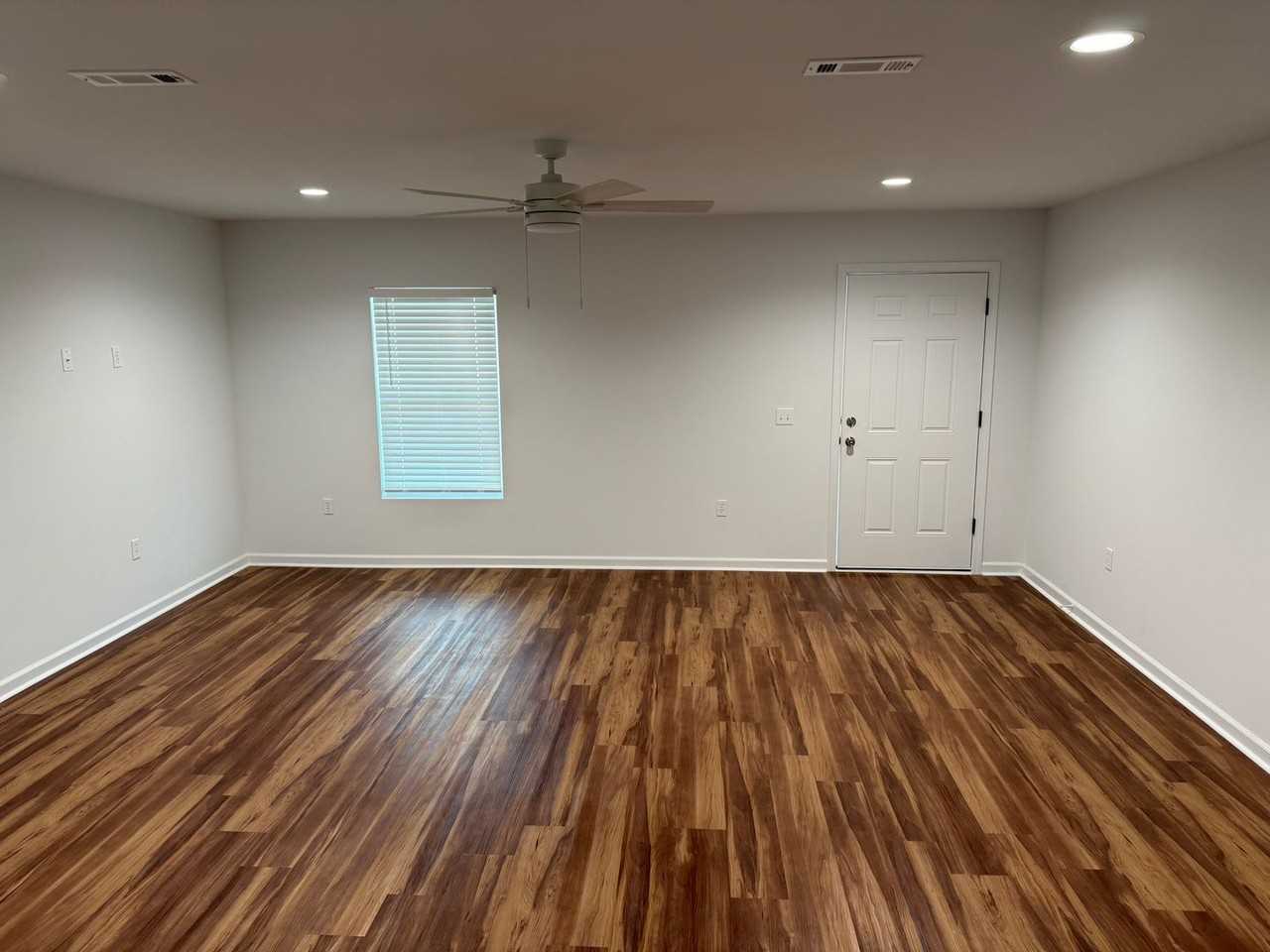 215 Charleston Drive - Photo 3 of 20