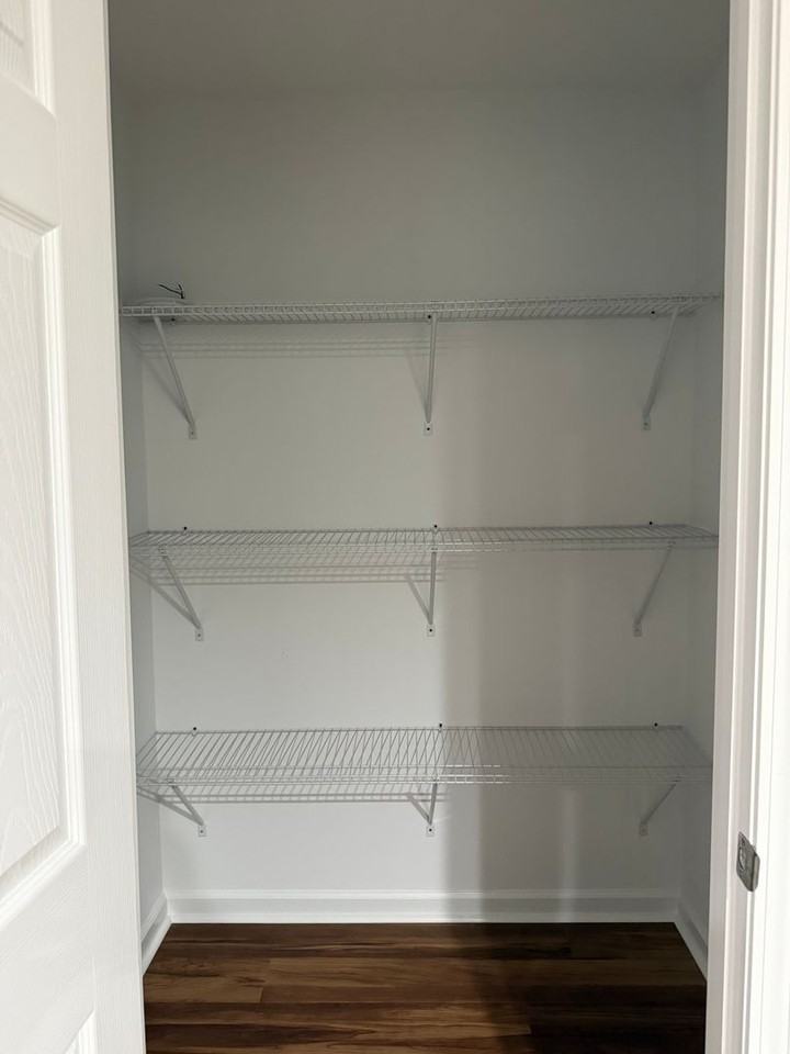 215 Charleston Drive - Photo 5 of 20