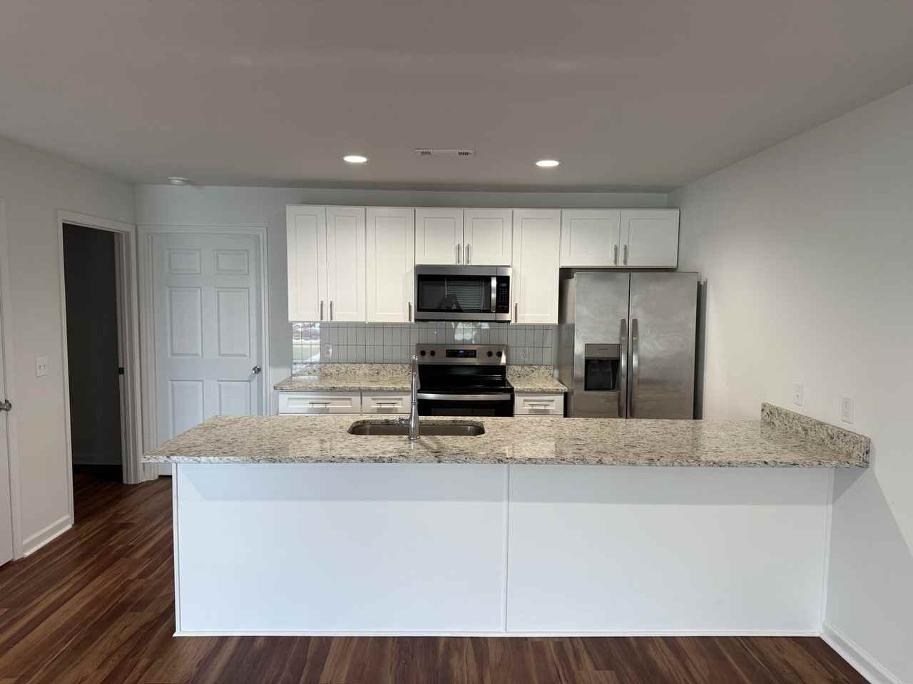 215 Charleston Drive - Photo 7 of 20