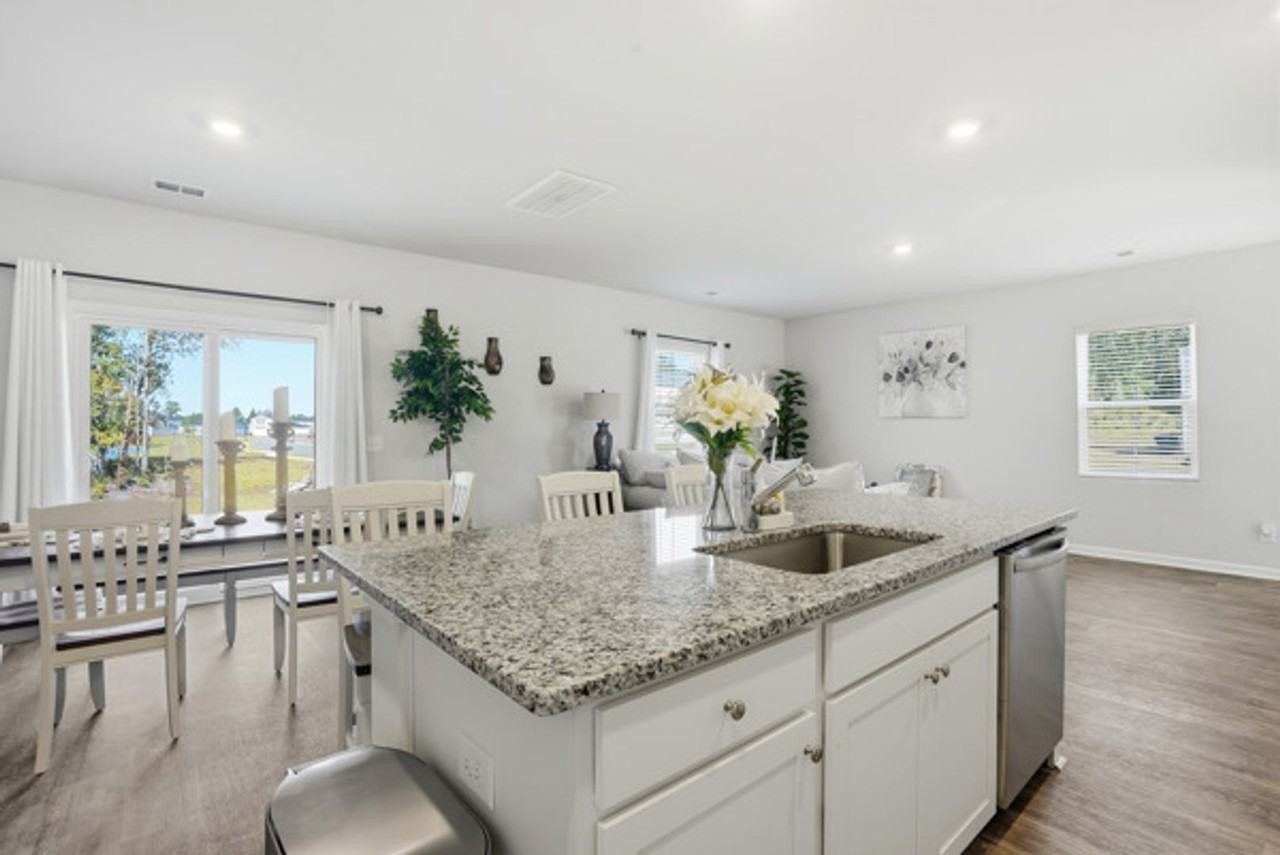 100 Amethyst Dr - Photo 5 of 18