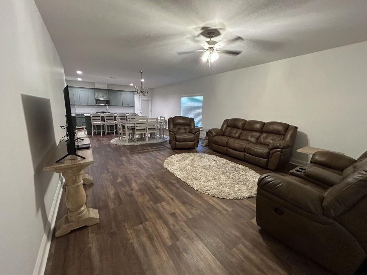 14741 Carrol Avenue - Photo 3 of 18