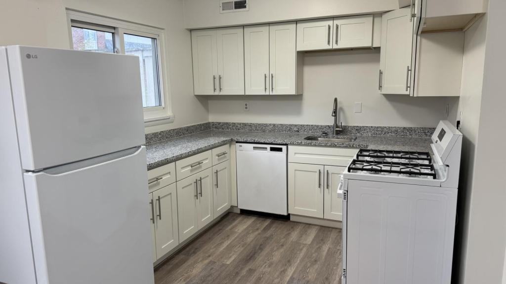 314 College Park Dr - Photo 2 of 21