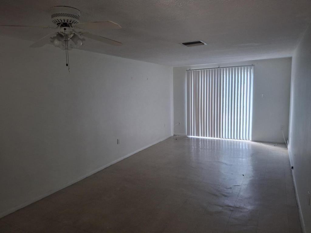 6231 Harrison St - Photo 2 of 29