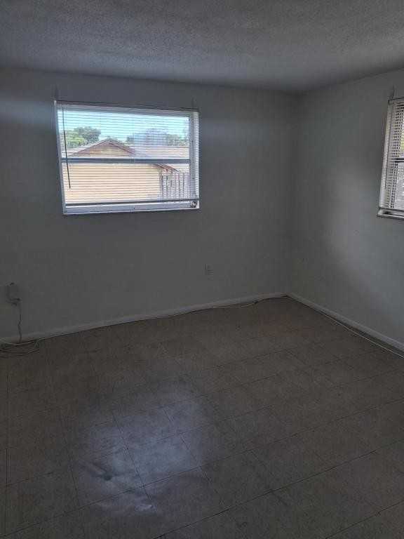 6231 Harrison St - Photo 5 of 29