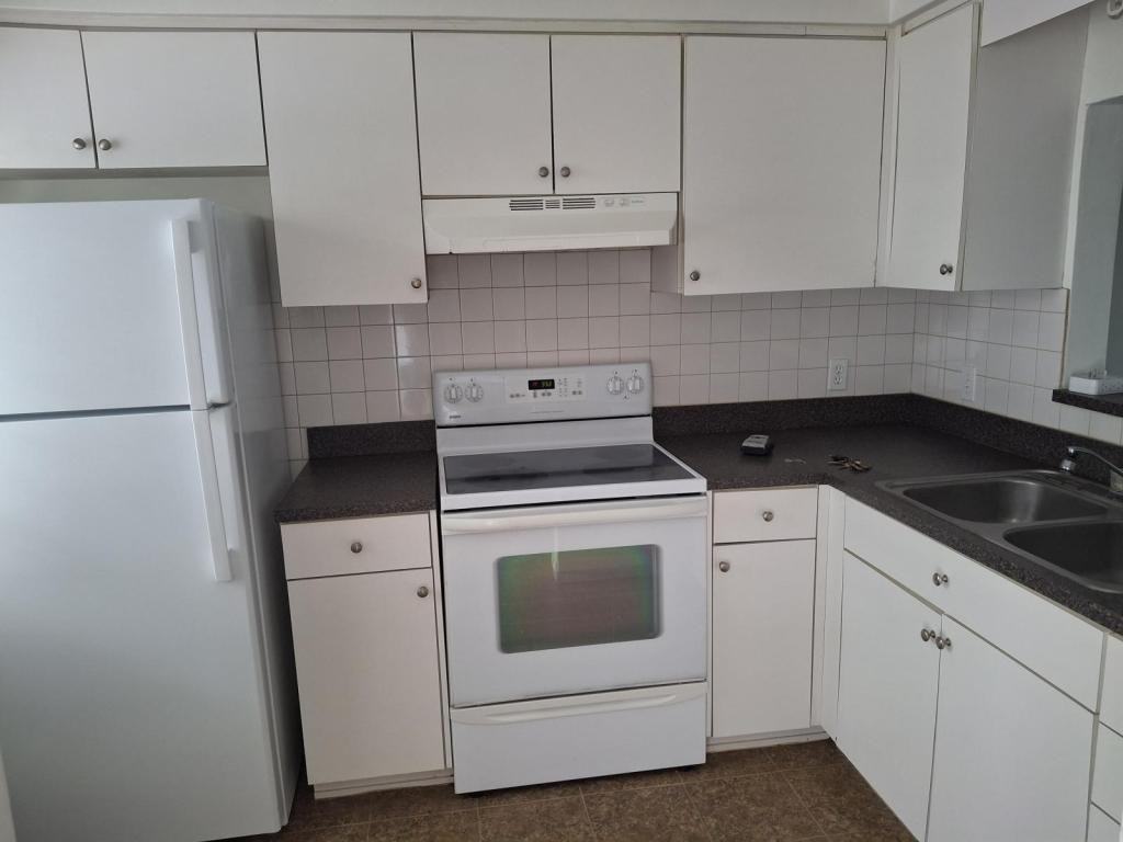 6231 Harrison St - Photo 6 of 29