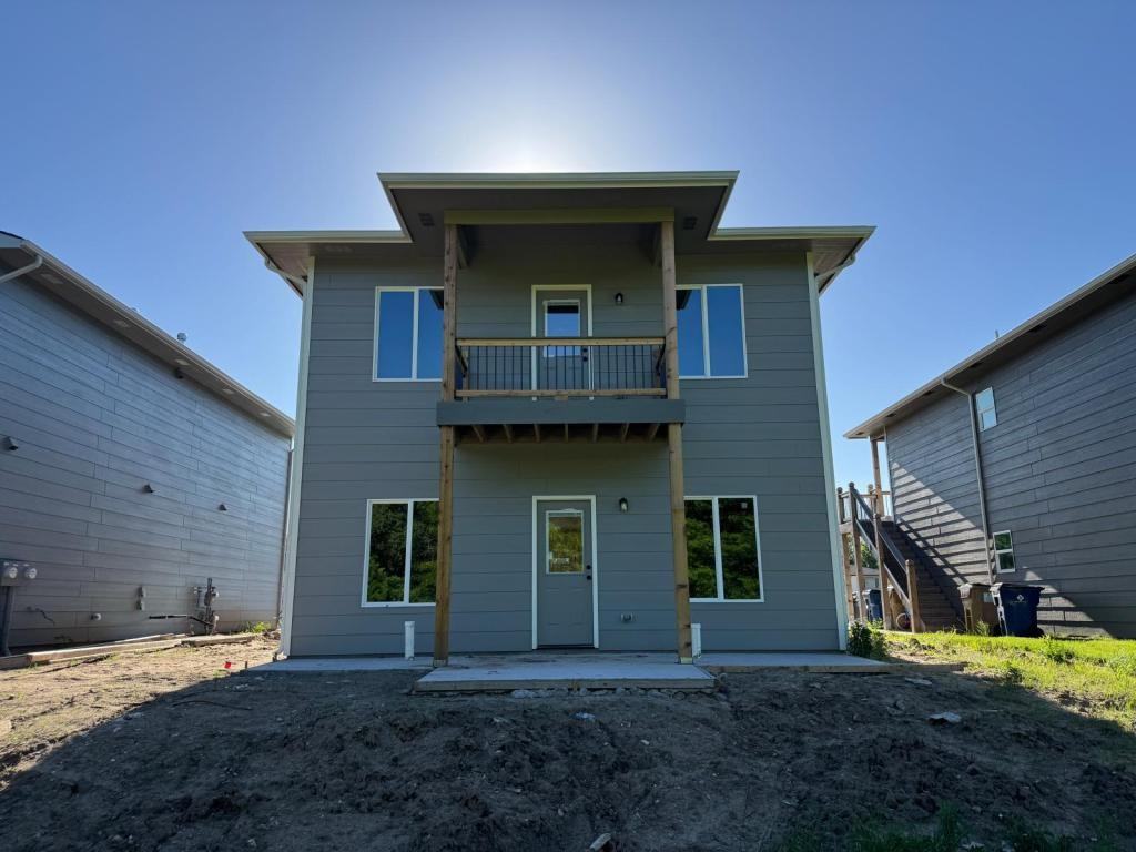 5501 N Bressler Dr - Photo 2 of 10