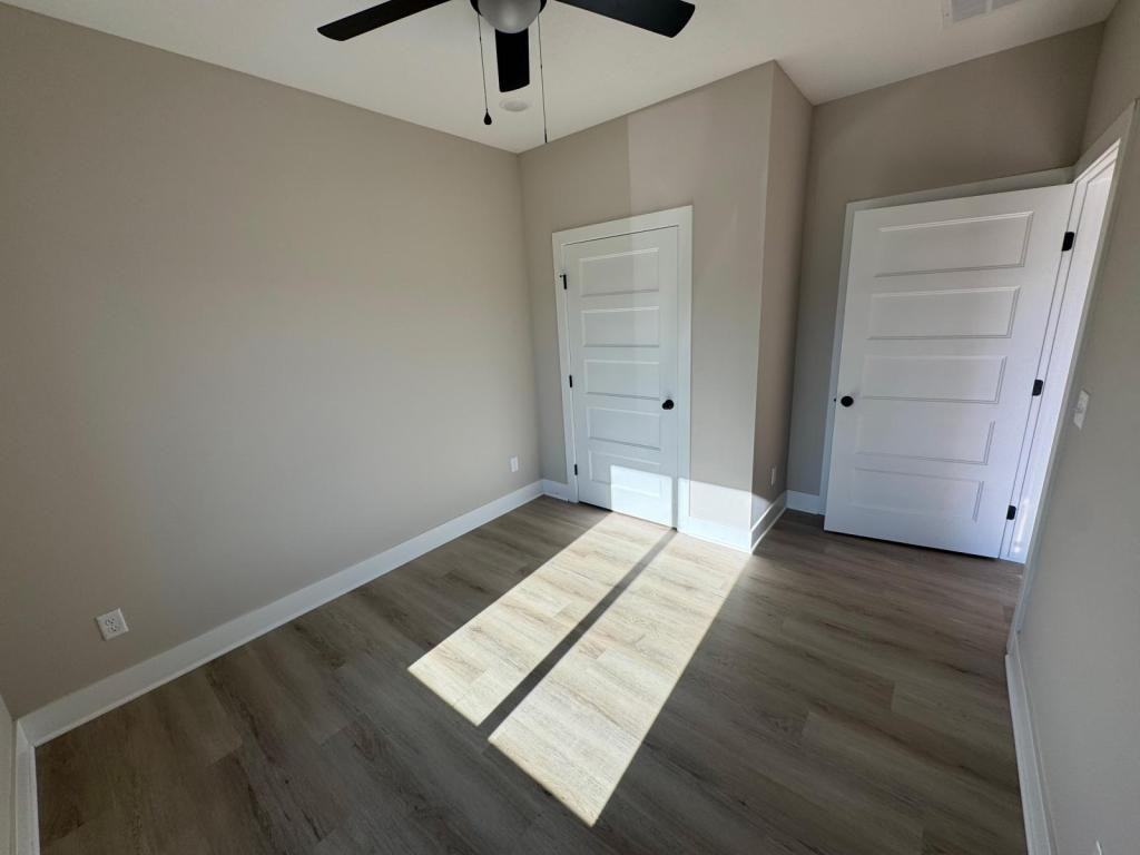 5517 N Bressler Dr - Photo 5 of 10