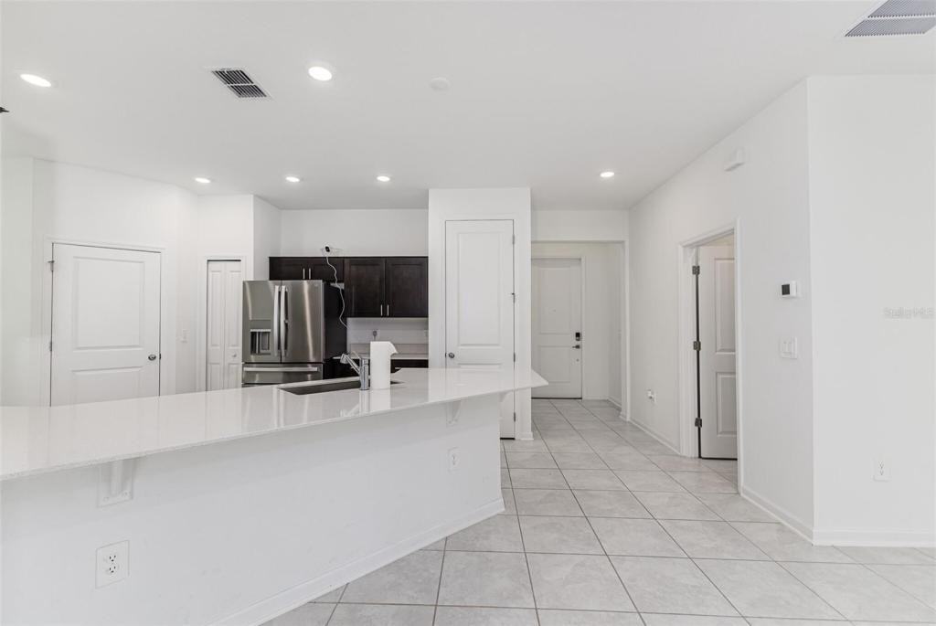 1121 Deepwater Cir ##A - Photo 4 of 34