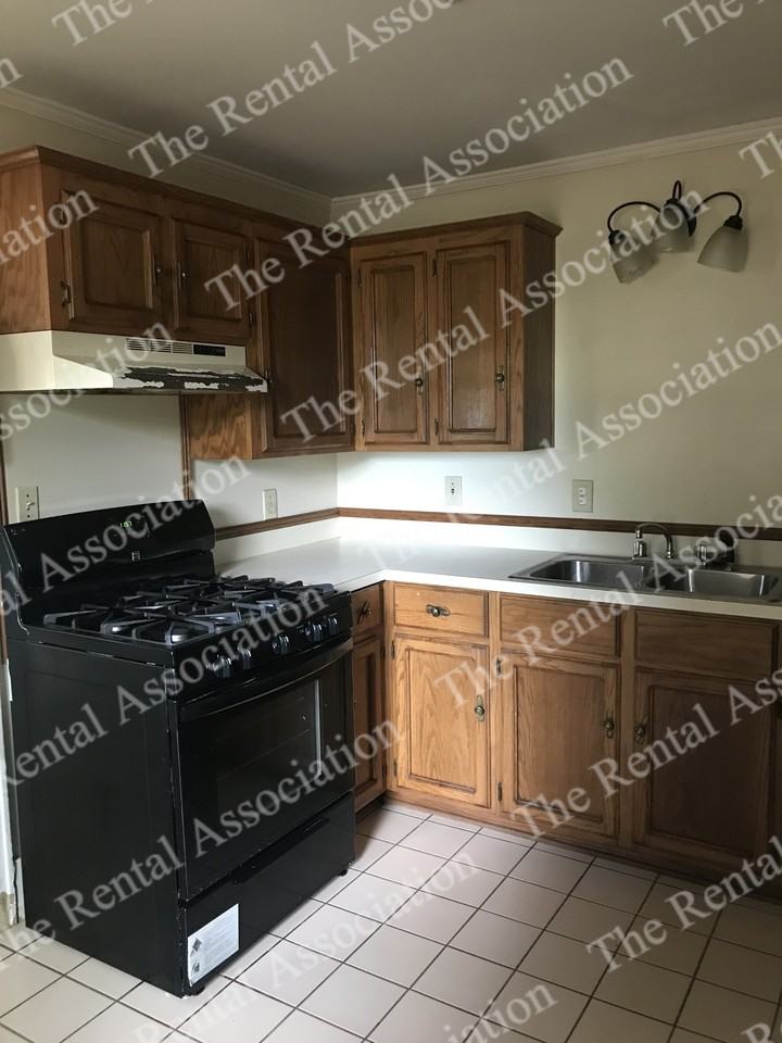 1202 M - Photo 2 of 10